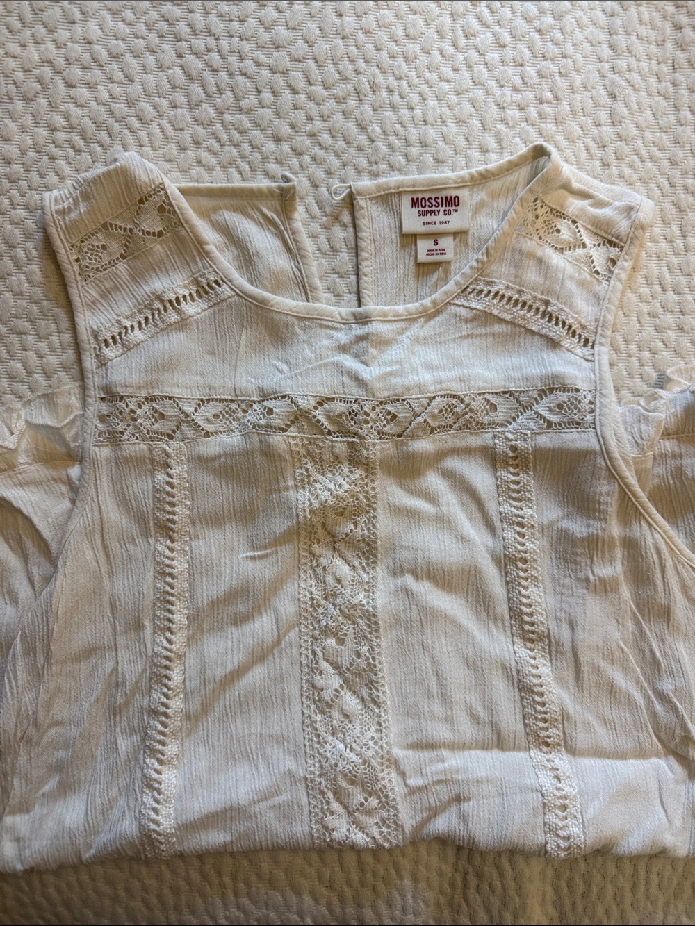 Mossimo Supply Co. Cream Lace-Panel Sleeveless top | size small